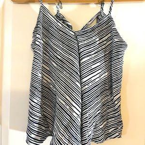 Olivaceous stripped open back top